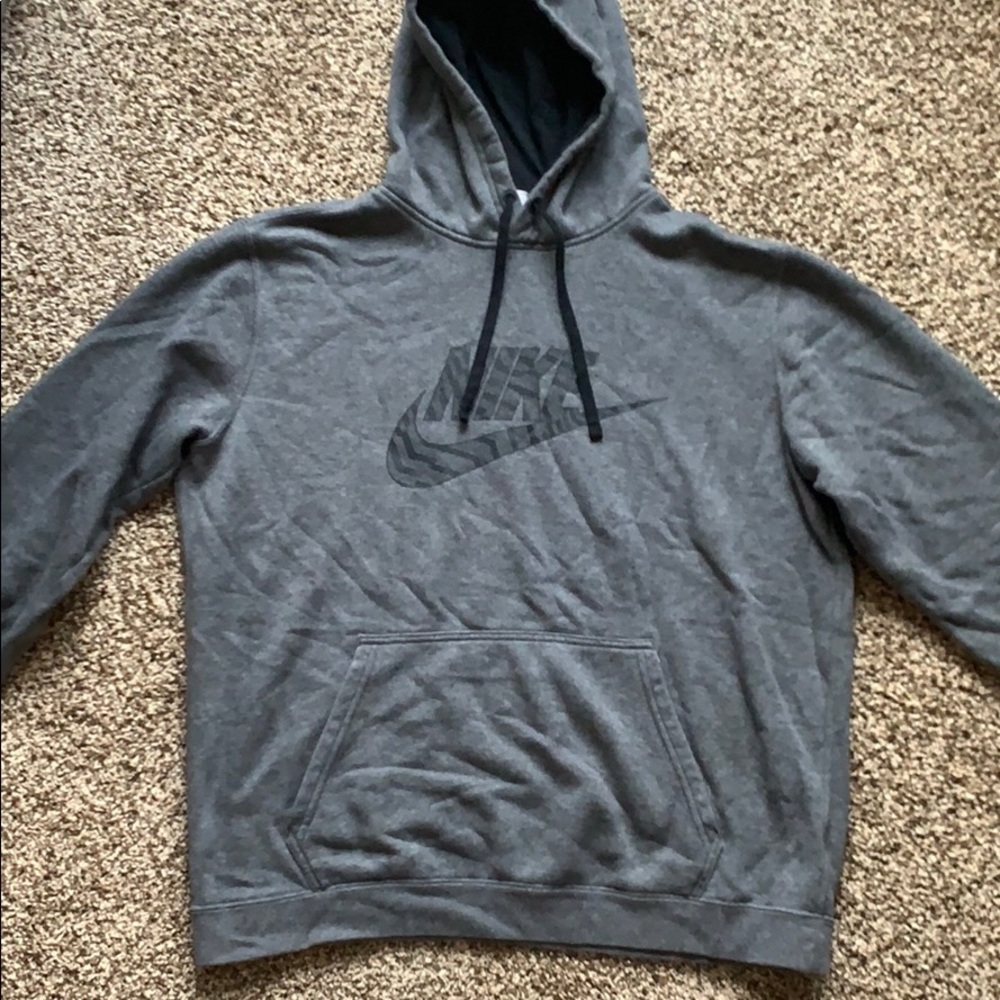Men’s Nike sweatshirt